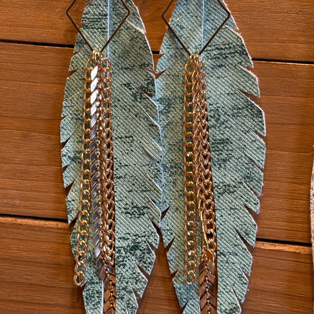 Elegant Green Leaf Earrings with Gold Chains